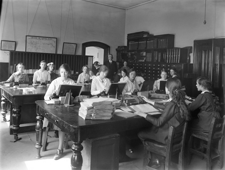 bureau femme 1917