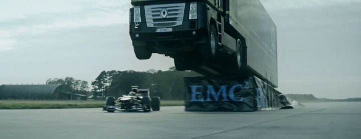 saut camion formule 1 team lotus