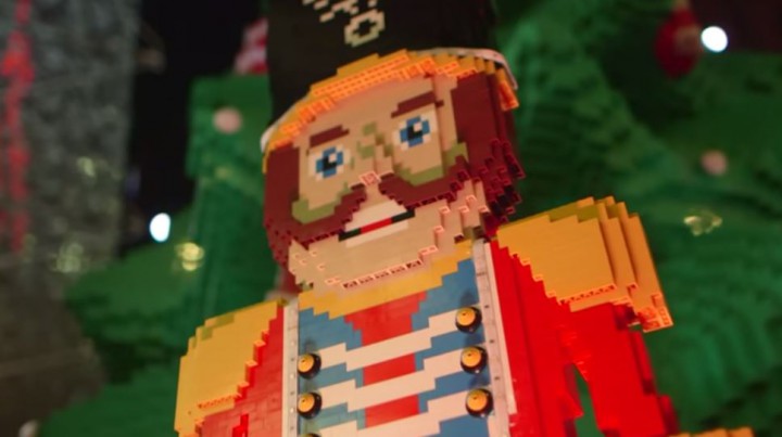 LEGO réalise un sapin de Noël avec 500 000 briques