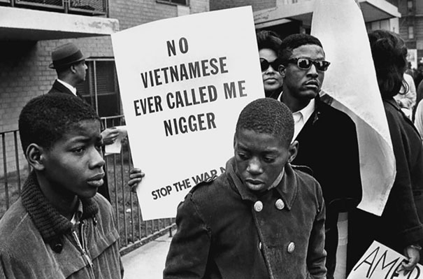 photos rares 20eme siecle Des Afro-Americains protestent contre la guerre au Vietnam 1967