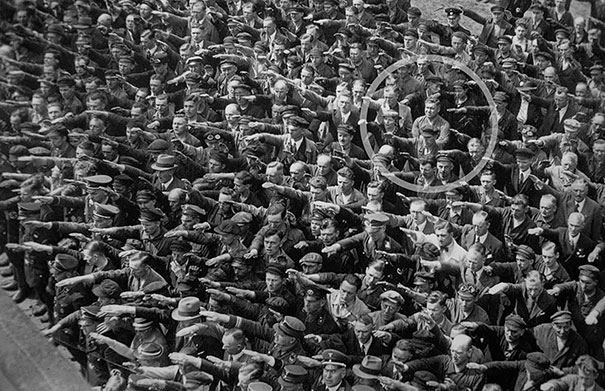 photos rares 20eme siecle salut Nazi 1936
