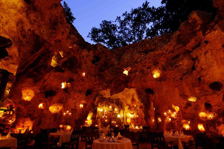 restaurant cadre exceptionnel ali barbours cave kenya