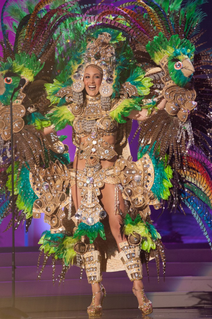 costumes traditionnels miss univers 2015 (59)