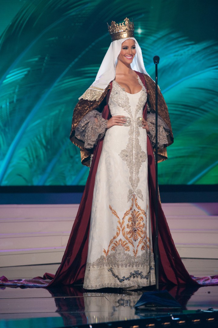 costumes traditionnels miss univers 2015 (75)