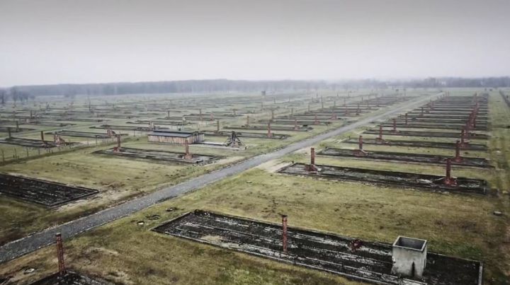 drone camp concentration Auschwitz