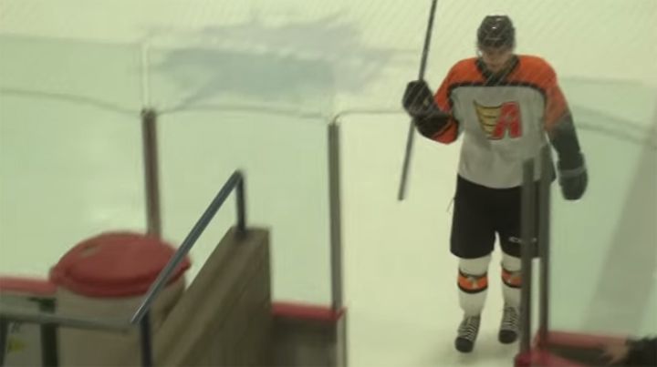 fail hockey sur glace mitchell skiba