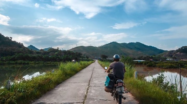 The road story Vietnam 1