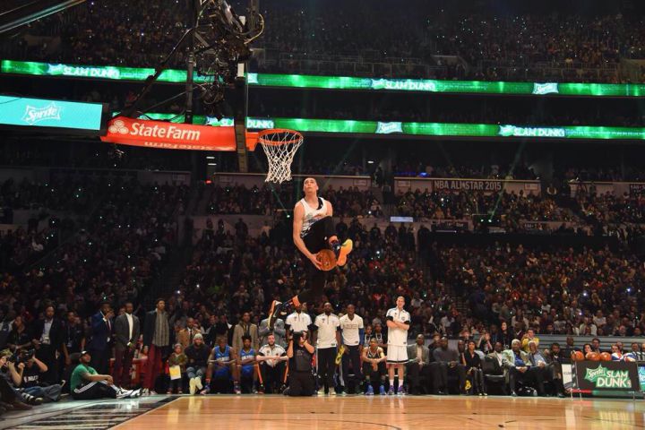 Zach LaVine dunks all star game 2015