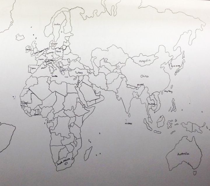 Enfant autiste dessine carte du monde de memoire