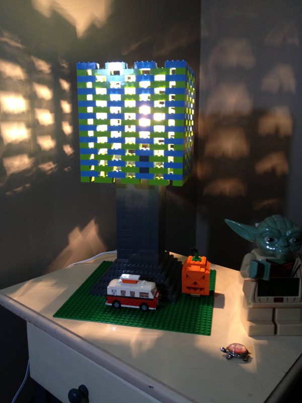 photo lampe de chevet lego