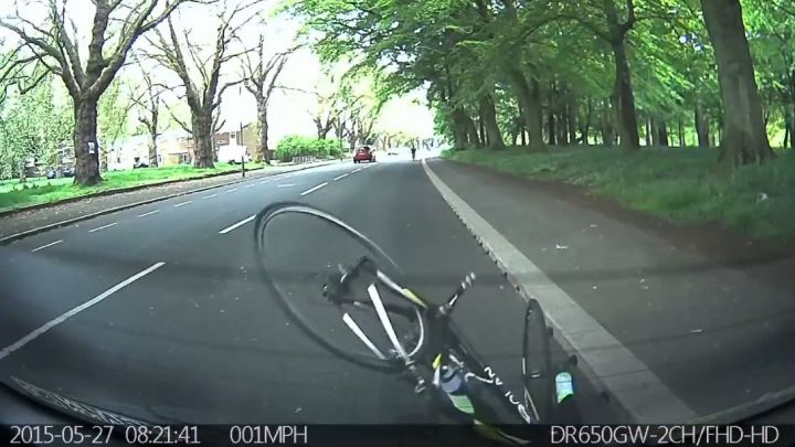 cycliste vs voiture auto ecole liverpool