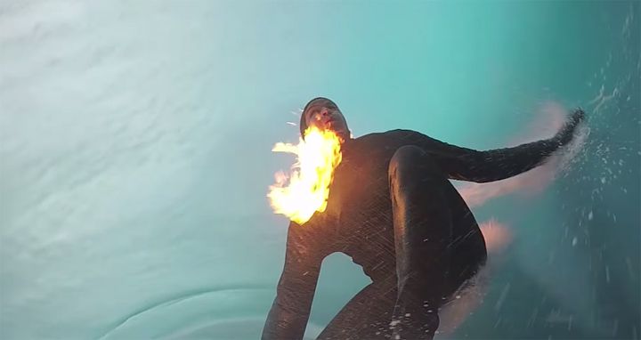 Jamie OBrien flammes surf (1)