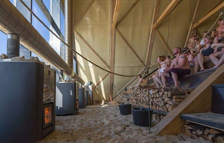 plus grand sauna du monde (7)