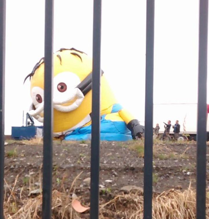 accident minion geant gonflable 2