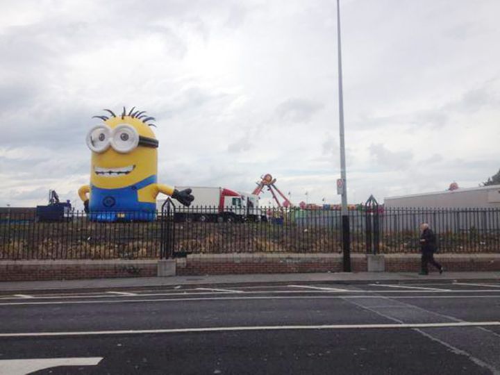 accident minion geant gonflable 3