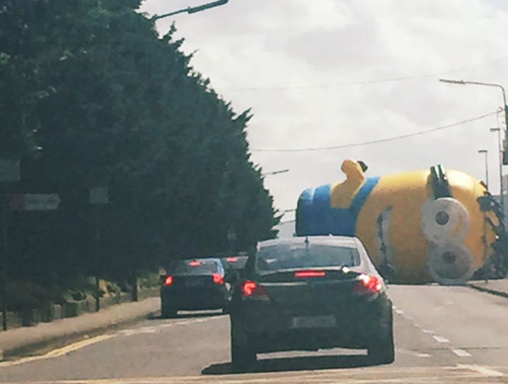 accident minion geant gonflable