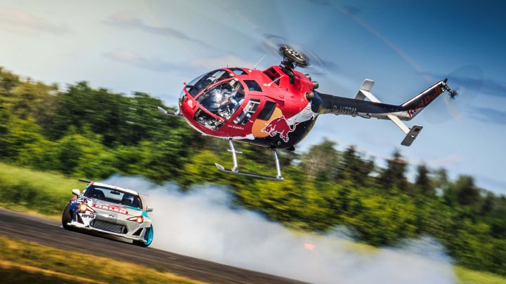 helicoptere de voltige vs voiture de drift