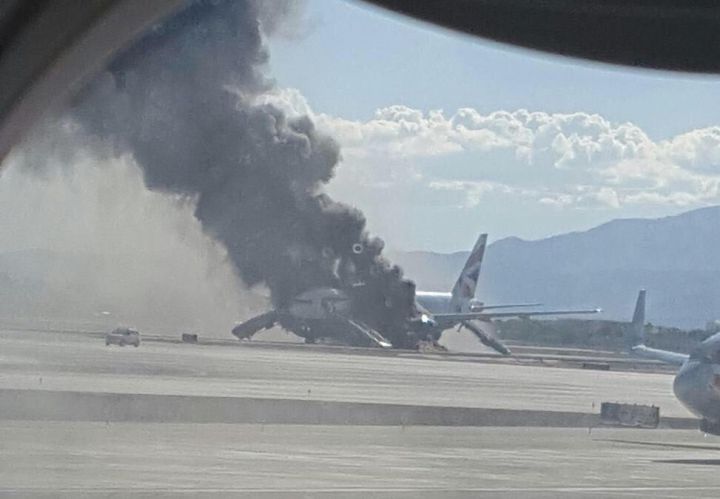 avion feu aeroport las vegas