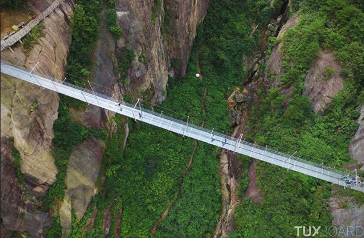 record plus long pont en verre