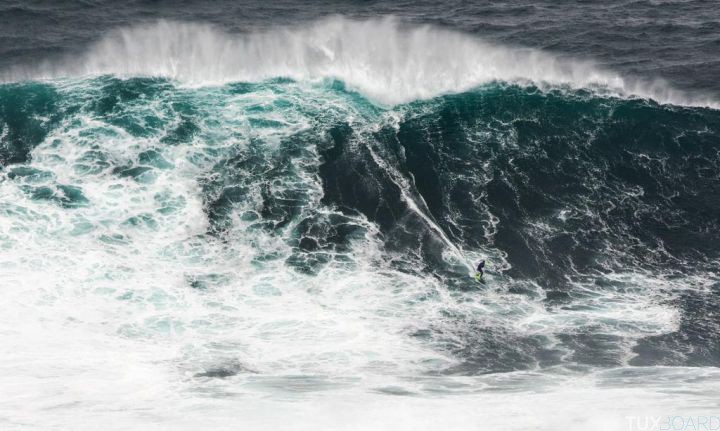 vagues gigantesques portugal surf