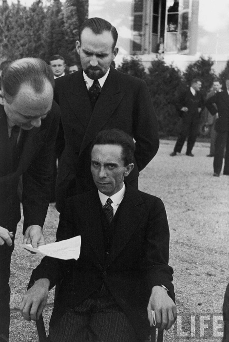 photo Joseph Goebbels Alfred Eisenstadt