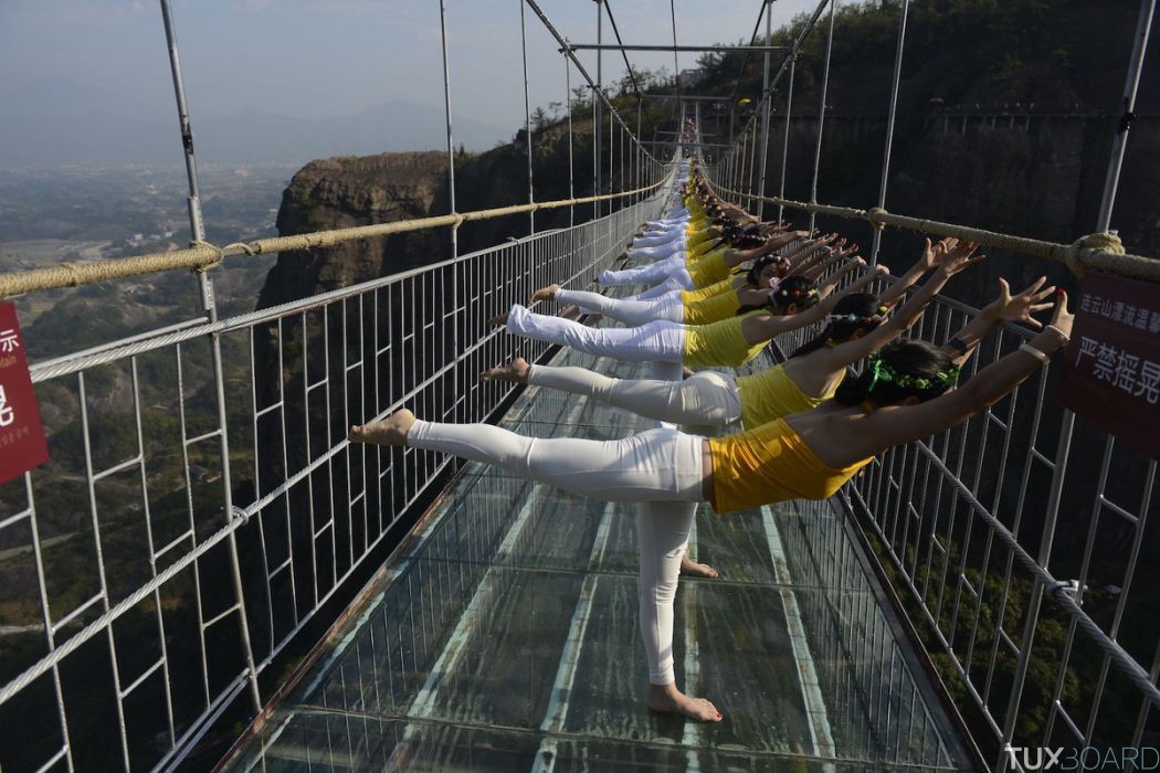 yoga pont verre Chine (4)