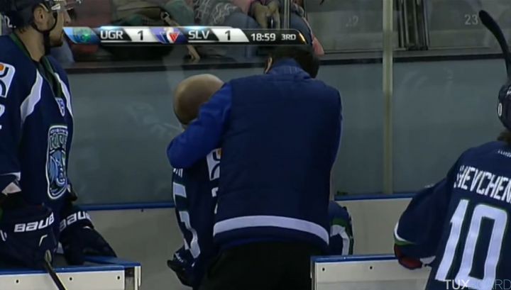 frayeur hockeyeur russe blessure gorge