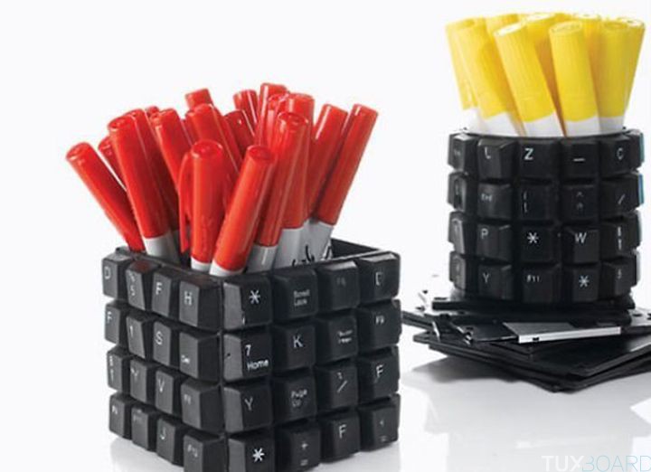 Recyclage touches clavier pot crayons