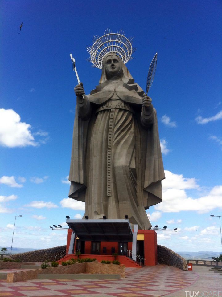 Rita de Cascia stanta cruz statue photo
