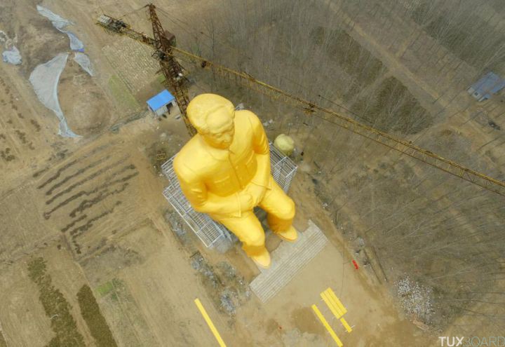 statue or chine mao zedong