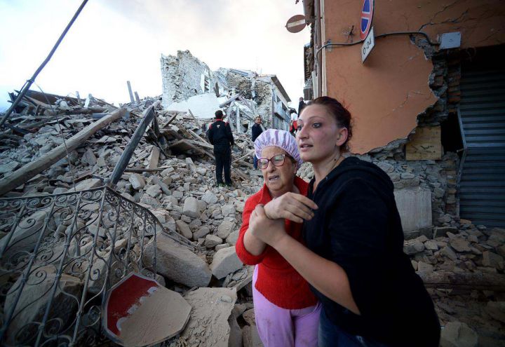 maisons detruites apres le seisme italie 2016