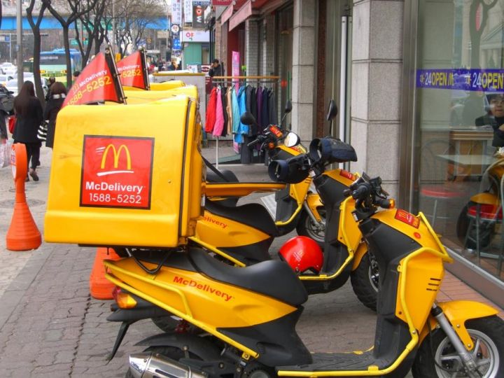 Livraison à domicile McDonald’s pour bientôt en France