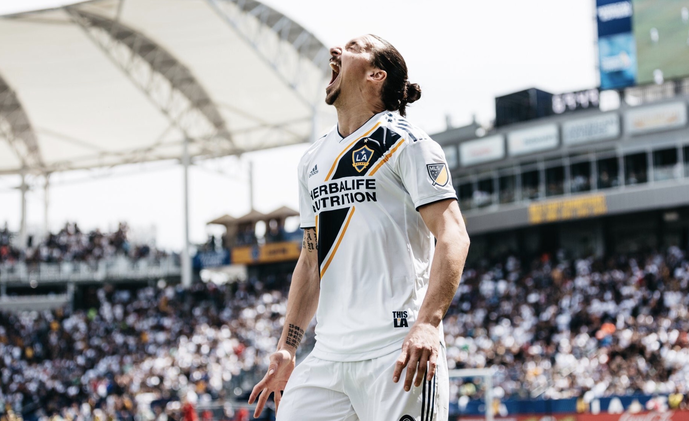 Le premier but de DINGUE de Zlatan Ibrahimovic en MLS