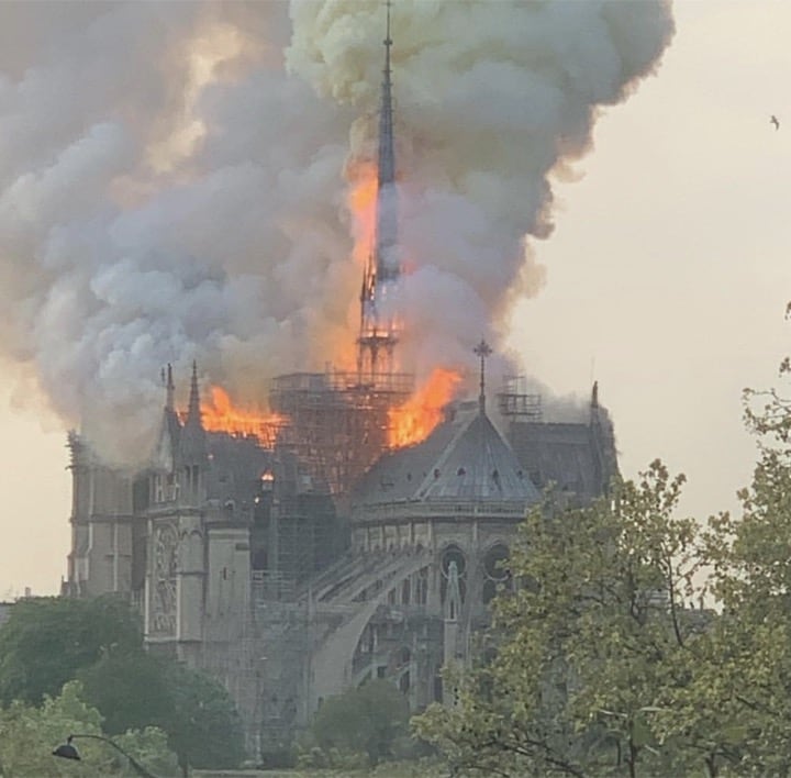 Les images de l'incendie de Notre-Dame à Paris (vidéos) - Tuxboard