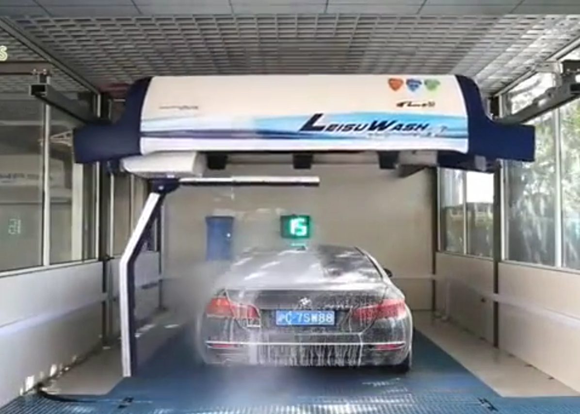 Ce service laveauto automatique est super satisfaisant à regarder