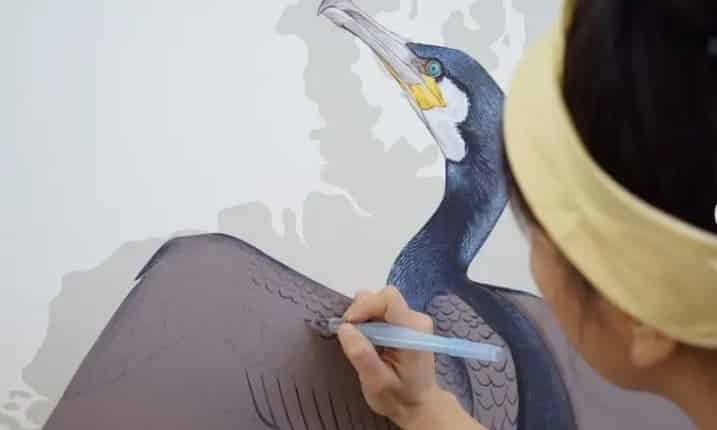 La nouvelle peinture murale épique pour oiseaux et le livre richement détaillé du Corneille