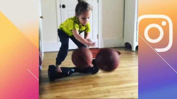 A 4 ans seulement, cette fille talentueuse dribble 2 ballons de basket en restant debout sur l’hoverboard