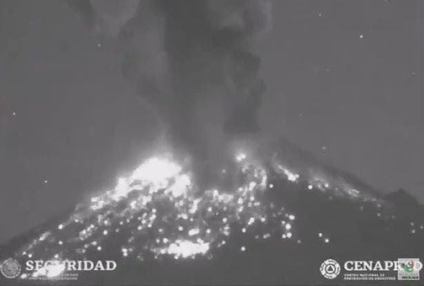 Mexique : un OVNI repéré flottant au-dessus d’un volcan en éruption