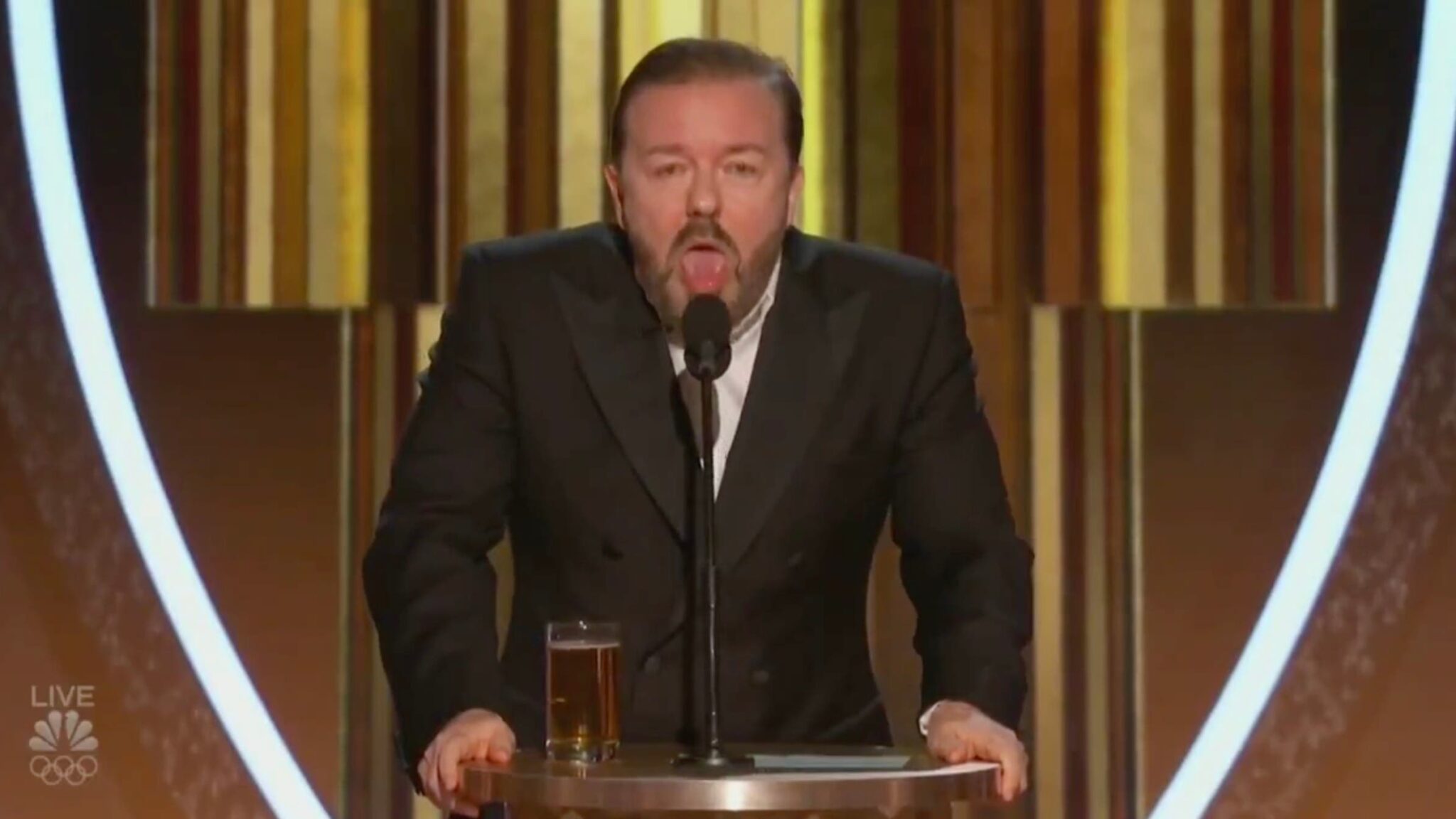Ricky Gervais clashe le monde du cinéma dans son speech des Golden Globes 2020 et on adore ça !