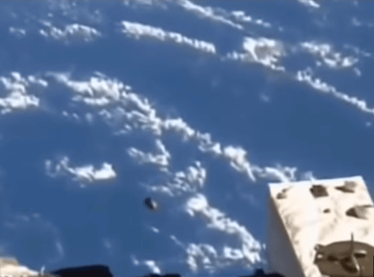 L’ISS suit un OVNI durant plus d’une vingtaine de minutes