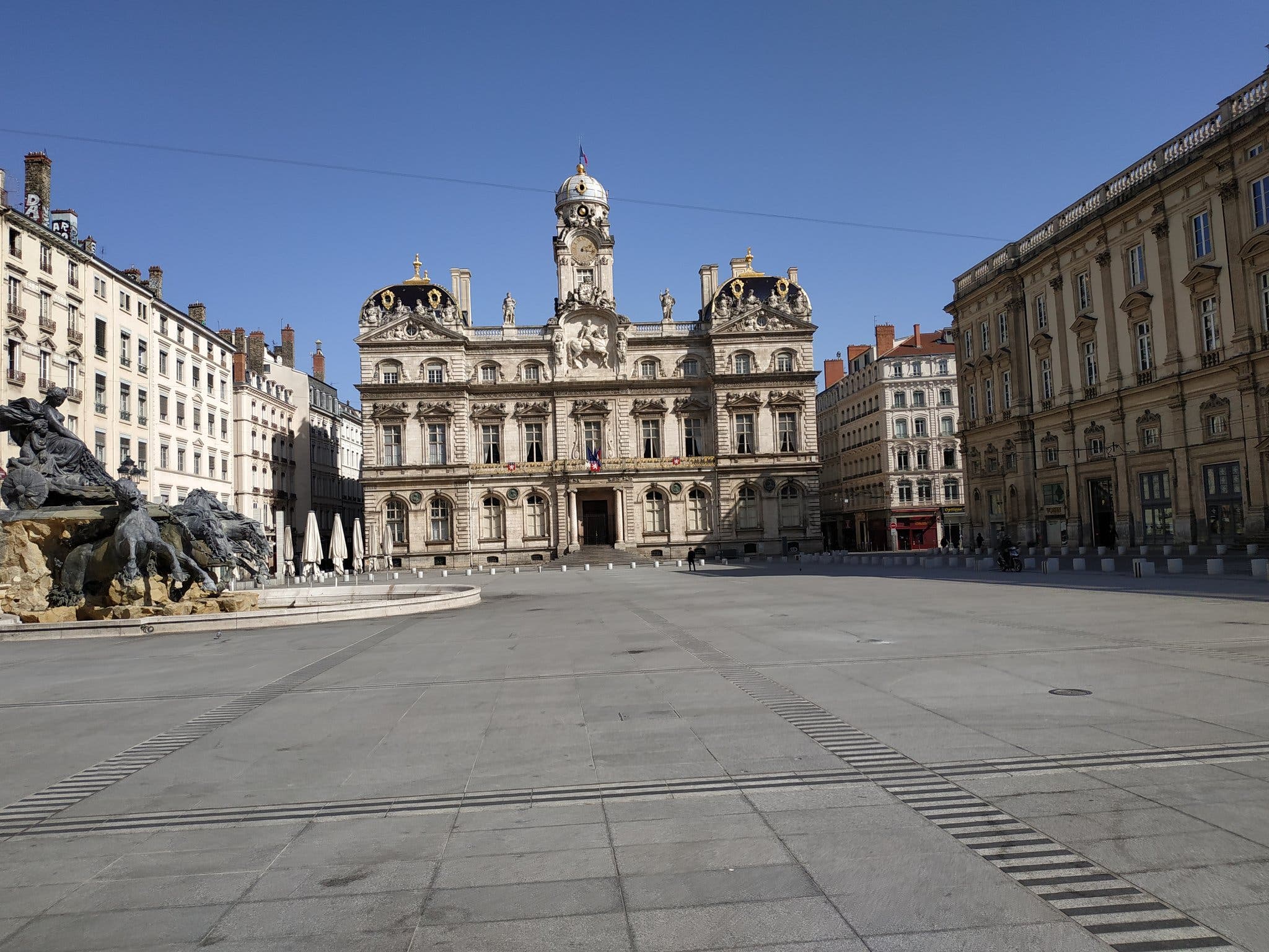 Les photos de Lyon, ville fantôme sans ses habitants durant le confinement