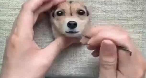 Une miniature d'une tête de chien