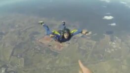 Il fait une crise d’épilepsie en plein saut en parachute