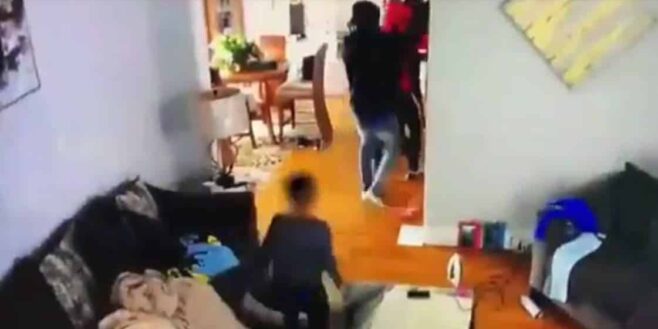 Etats-Unis : un petit garçon très courageux essaye de sauver sa mère contre l’attaque d’un groupe de cambrioleurs
