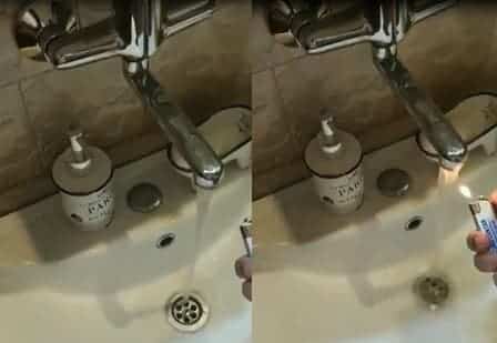L’eau de ce robinet contient une substance inflammable, lorsqu’on met un feu, elle s’enflamme