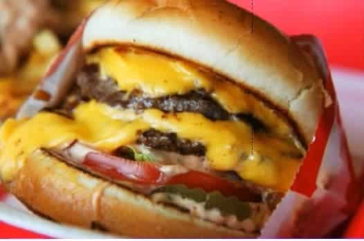 14 h d’attente pour obtenir un hamburger lors de l’ouverture d’un In-N-Out Burger dans le Colorado (vidéo)