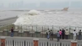 Pourquoi il ne faut pas regarder les vagues lors d’un tsunami ou d’une forte tempête