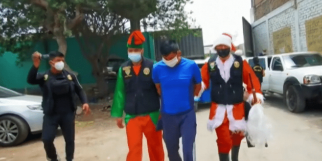La police se déguise en Père Noël pour appréhender un trafiquant de drogue