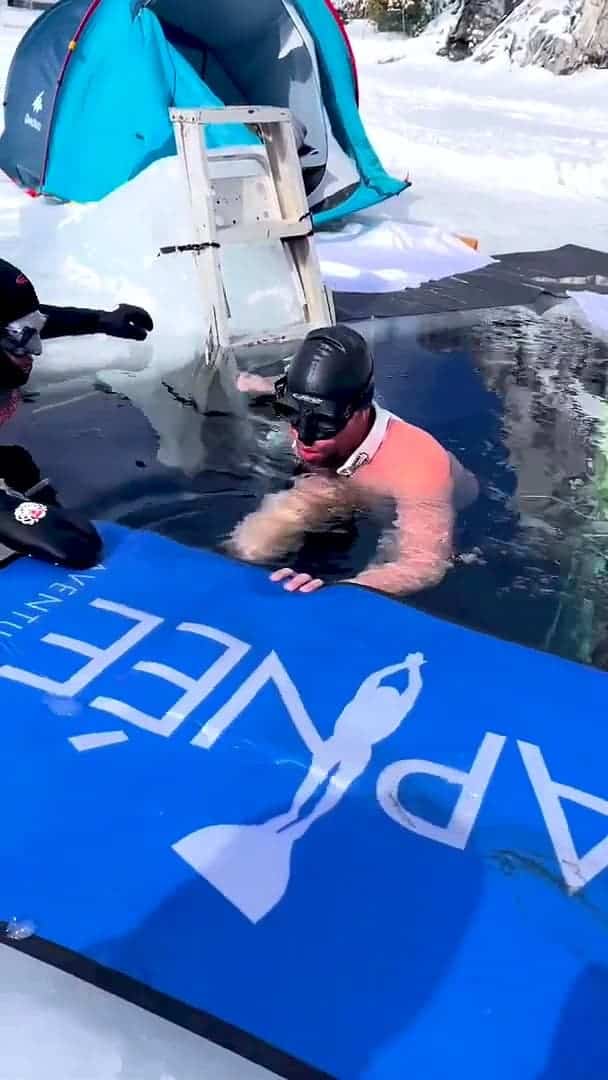 Arthur Guérin-Boeri bat le record du monde d’apnée dynamique sous une eau à 1°C : 105 mètres