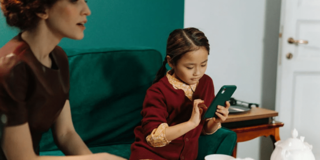 Smartphones : pourquoi vos enfants ont tant de mal à se déconnecter
